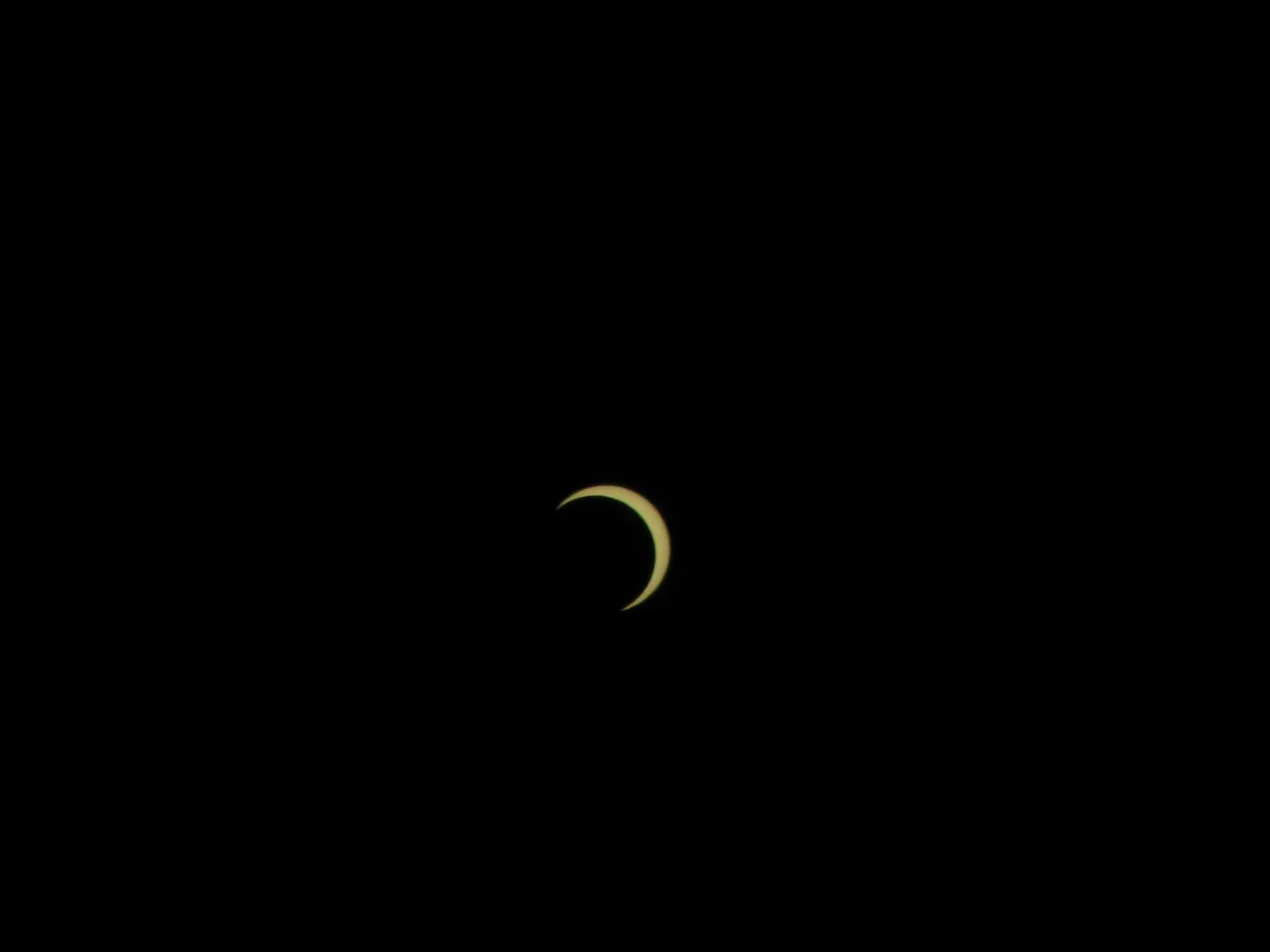 Eclipse solar fotografiado con filtro en España