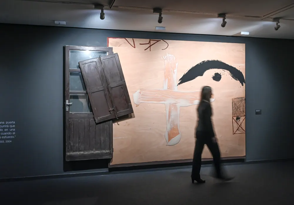 Exposición de Antoni Tàpies en la Fundación Bancaja