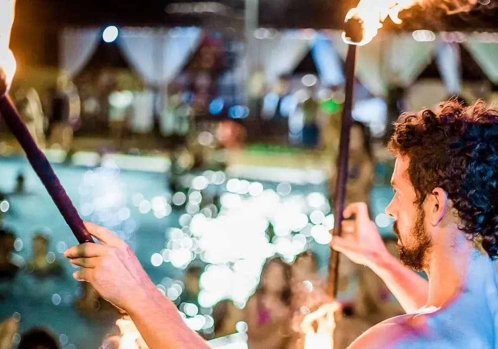 Piscina, DJs y fiesta: el plan nocturno para combatir el calor en València