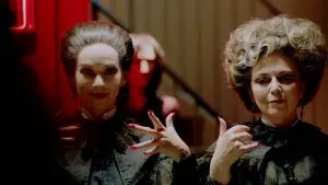 Vorführung von „In Fabric“ von Peter Strickland mit anschließendem Gespräch zwischen Beatriz Serrano und Las Entendidas