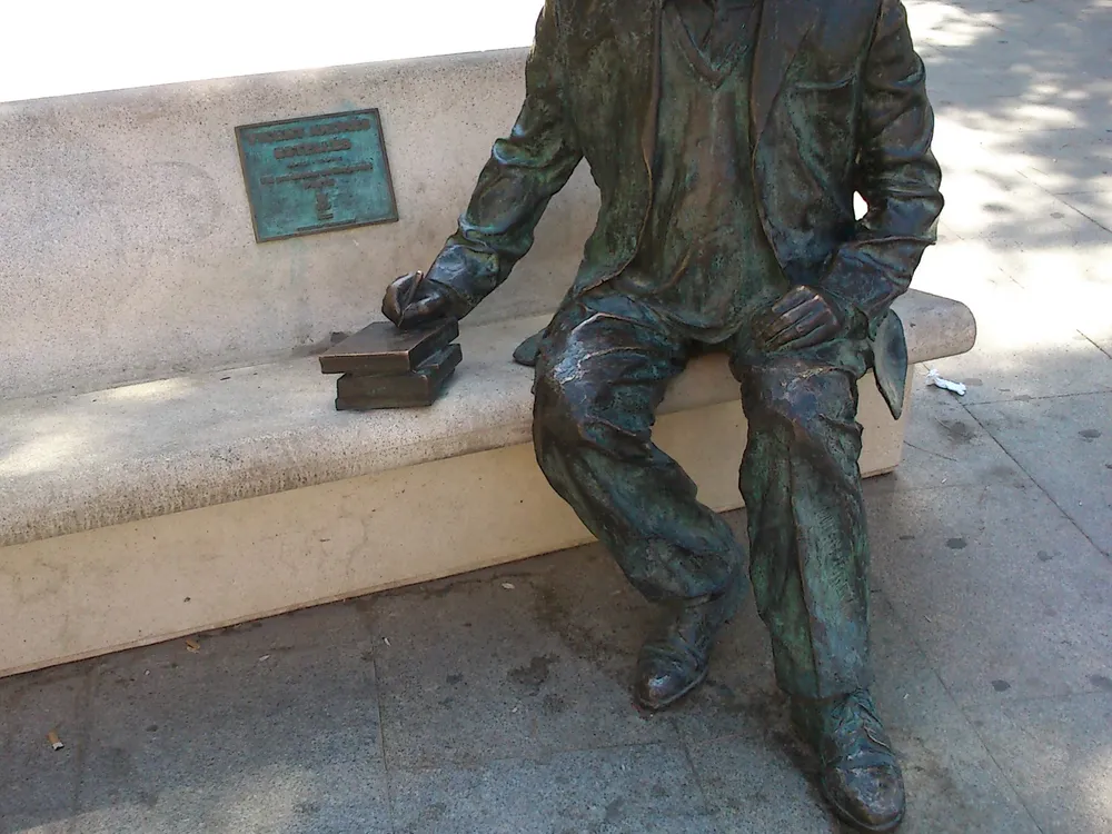 Estàtua de Vicent Andrés Estellés