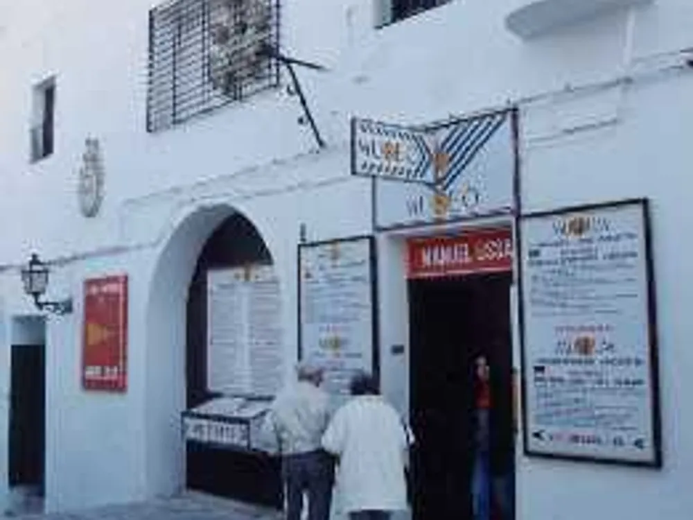 Museo de Microminiaturas "Manuel Ussá"