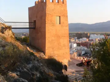 Torre de la Reina Mora (Torre de Santa Ana)