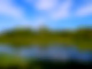 El ojo de agua transparente como un acuario